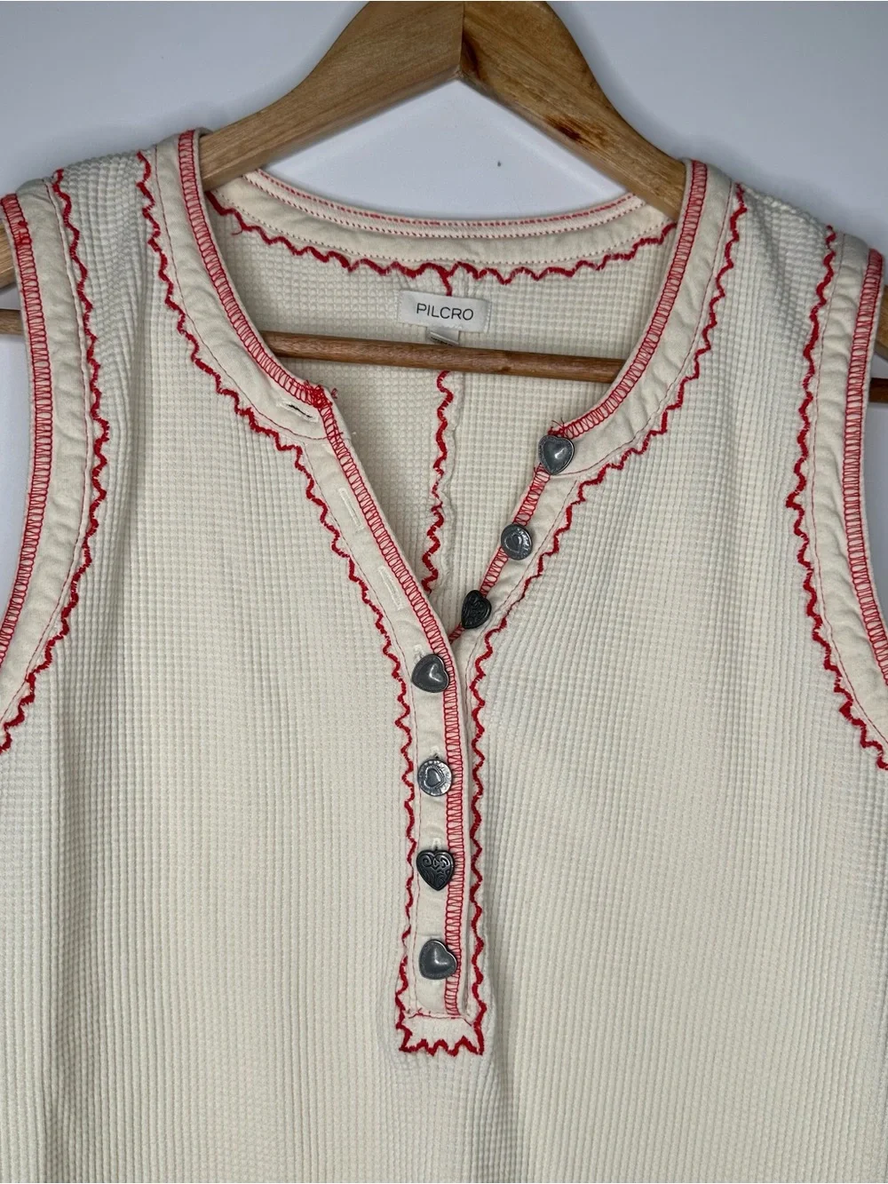 Pilcro Embroidered Heart Button Henley Tank Top Cream Size M - Picture 4 of 9